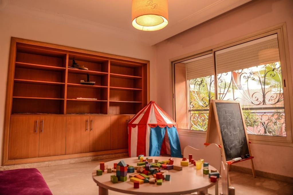 Beautiful, Great Equipped 122 M Holiday Apartment Near Majorelle Garden And Gueliz With Pool Views And A Large Balcony And Terrace Marrakesh Eksteriør billede