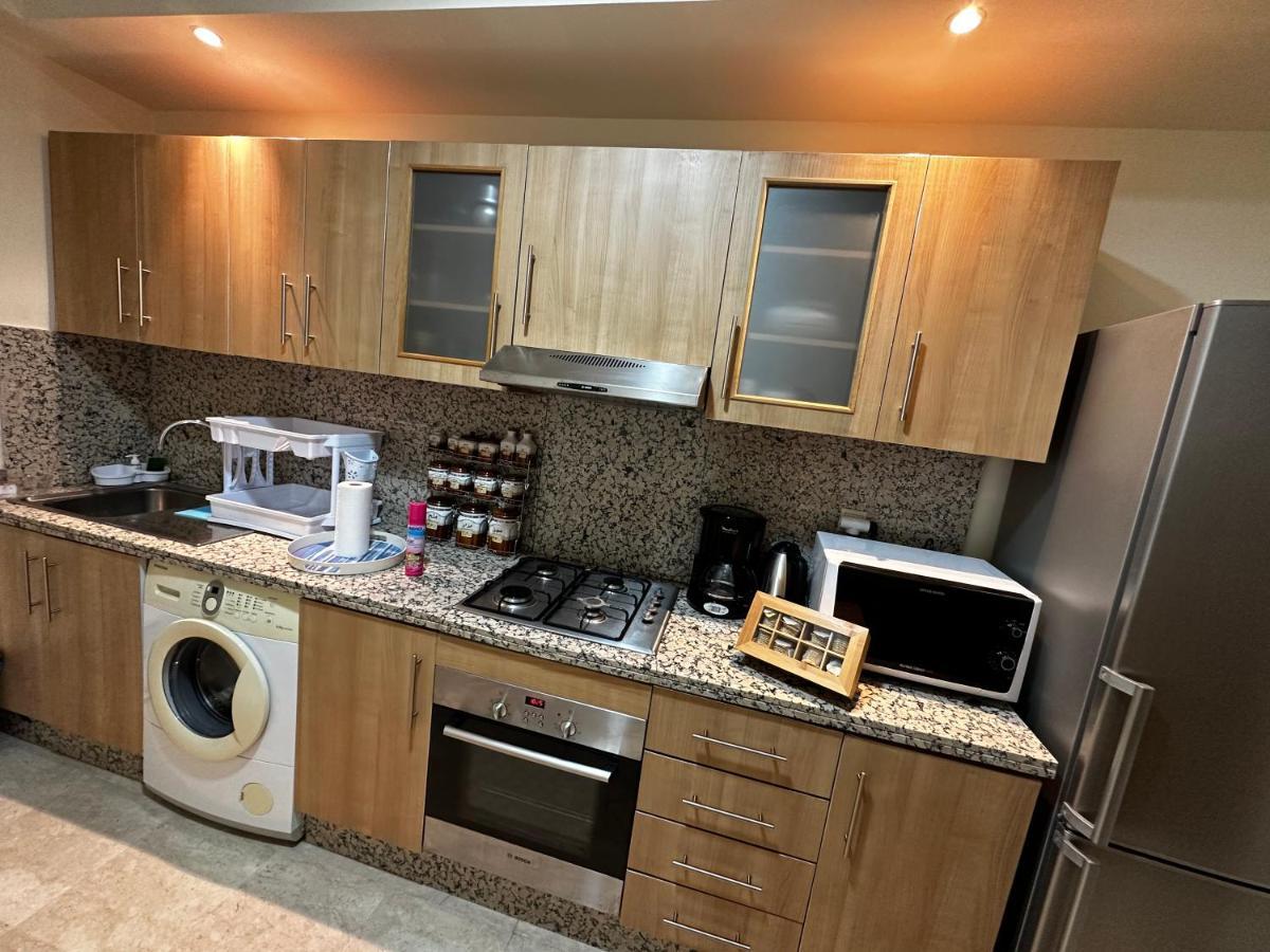 Beautiful, Great Equipped 122 M Holiday Apartment Near Majorelle Garden And Gueliz With Pool Views And A Large Balcony And Terrace Marrakesh Eksteriør billede