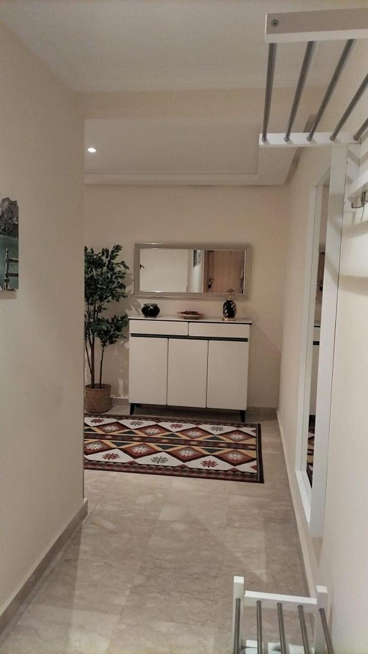 Beautiful, Great Equipped 122 M Holiday Apartment Near Majorelle Garden And Gueliz With Pool Views And A Large Balcony And Terrace Marrakesh Eksteriør billede