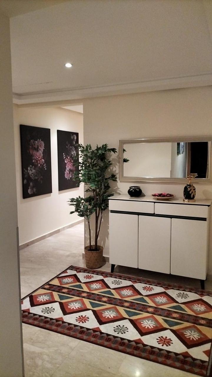 Beautiful, Great Equipped 122 M Holiday Apartment Near Majorelle Garden And Gueliz With Pool Views And A Large Balcony And Terrace Marrakesh Eksteriør billede