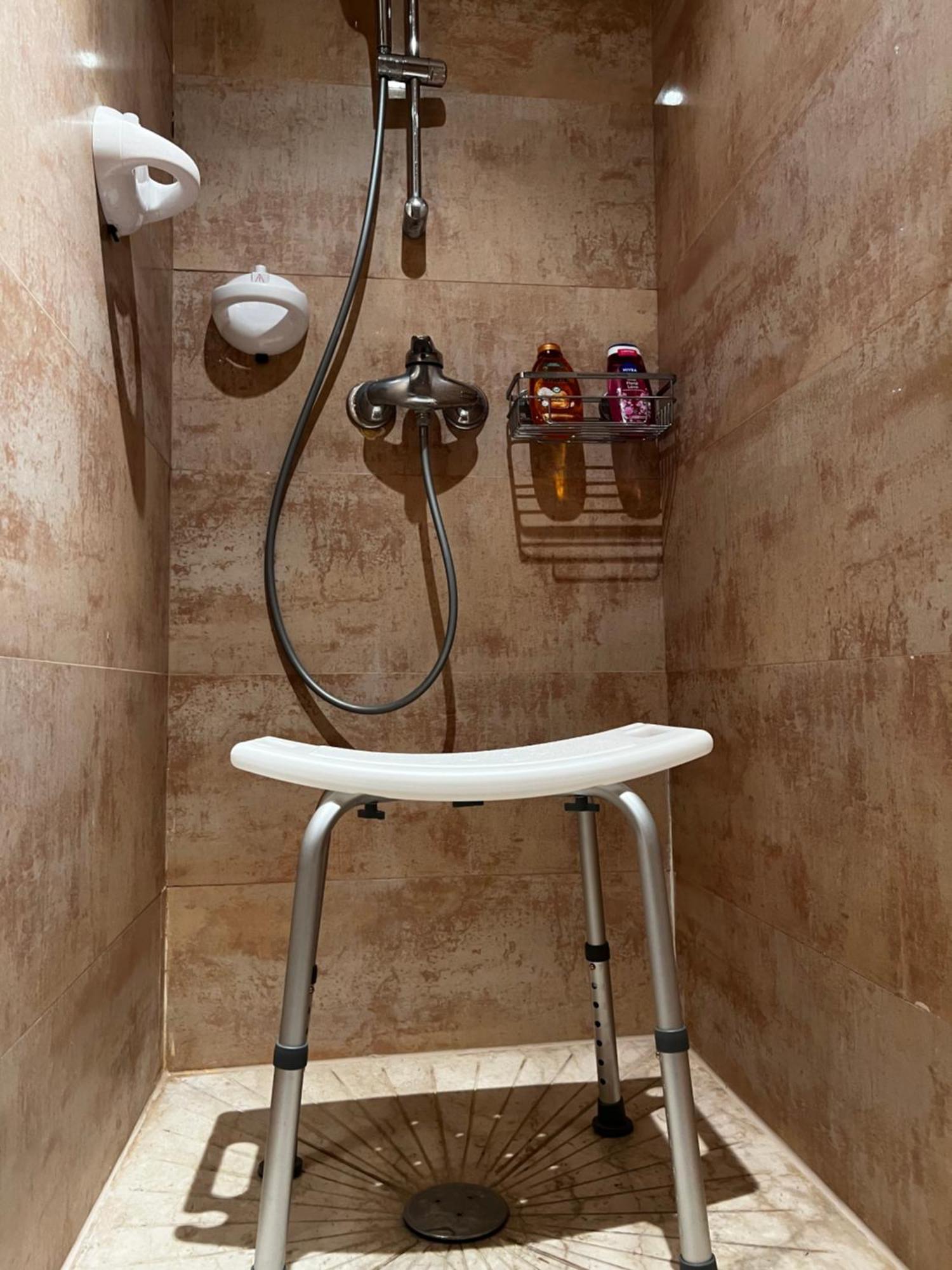 Beautiful, Great Equipped 122 M Holiday Apartment Near Majorelle Garden And Gueliz With Pool Views And A Large Balcony And Terrace Marrakesh Eksteriør billede