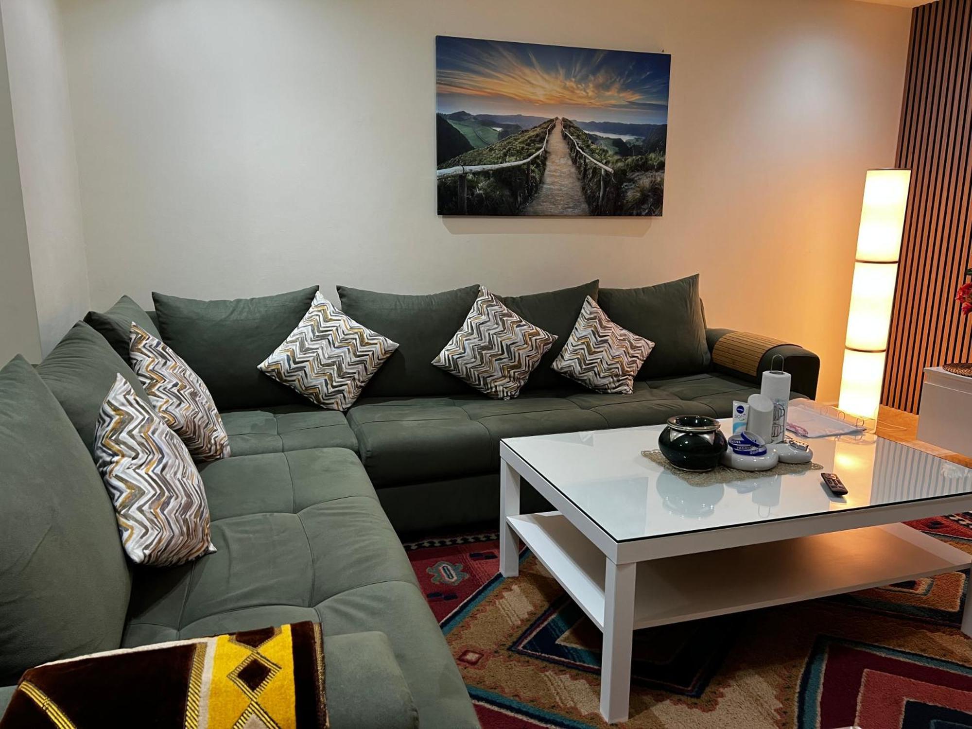 Beautiful, Great Equipped 122 M Holiday Apartment Near Majorelle Garden And Gueliz With Pool Views And A Large Balcony And Terrace Marrakesh Eksteriør billede